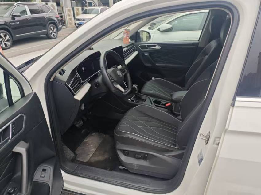 Volkswagen Tiguan L 2024 #2 Volkswagen Tiguan L 2024 imagen de coche #2