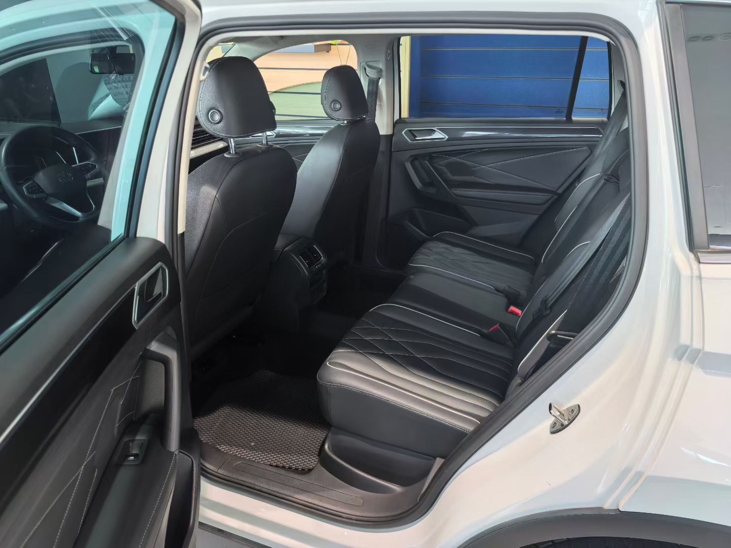 Volkswagen Tiguan L 2024 #8 Volkswagen Tiguan L 2024 car image #8