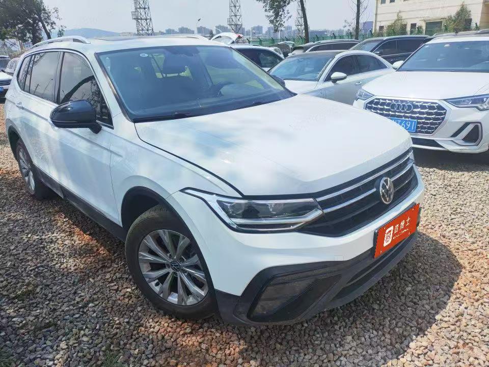Volkswagen Tiguan L 2024 imagen de coche #13