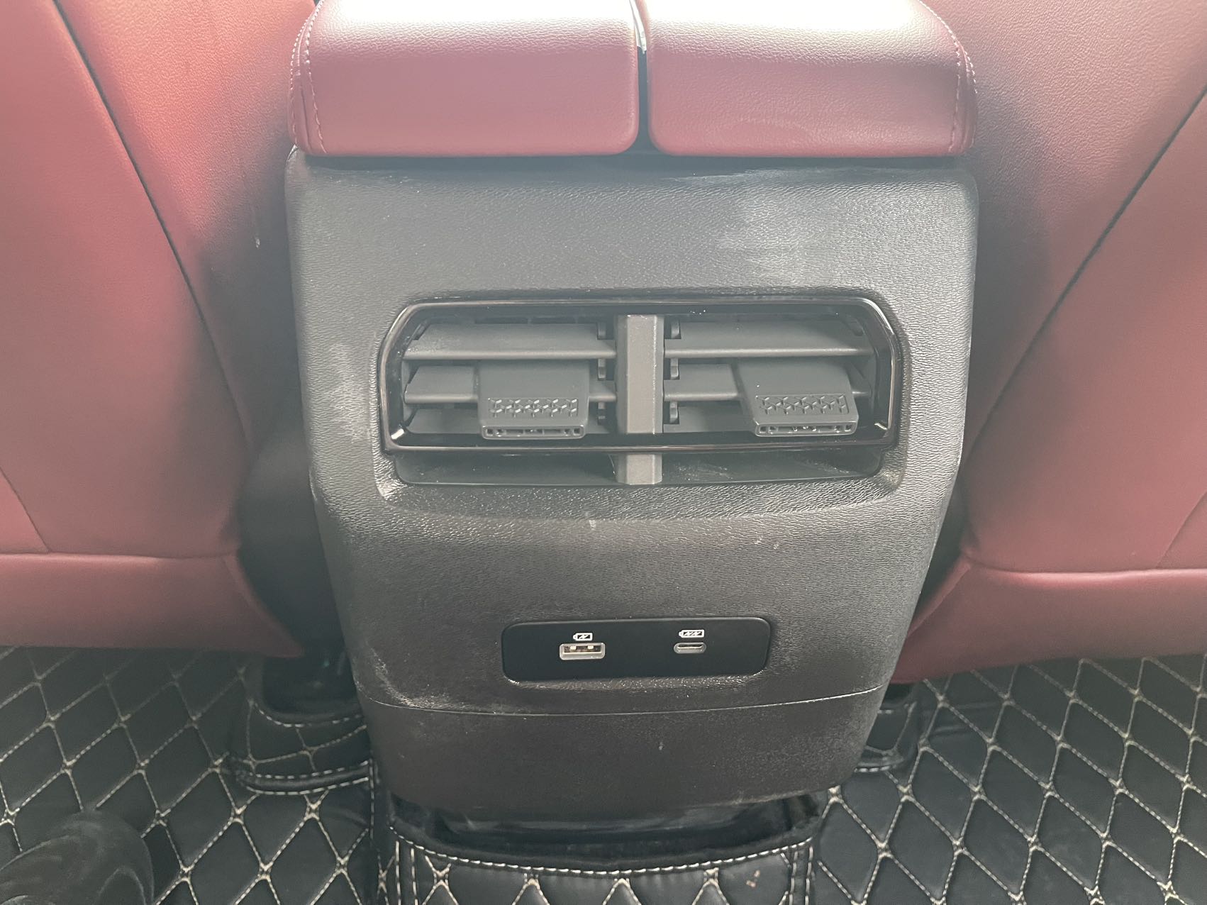 Jetour X70 PLUS 2024 #5 Jetour X70 PLUS 2024 car image #5