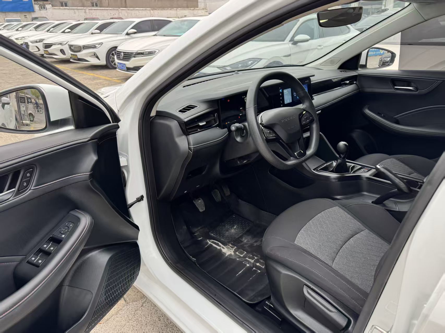 Roewe i5 2025 #5 Roewe i5 2025 imagen de coche #5