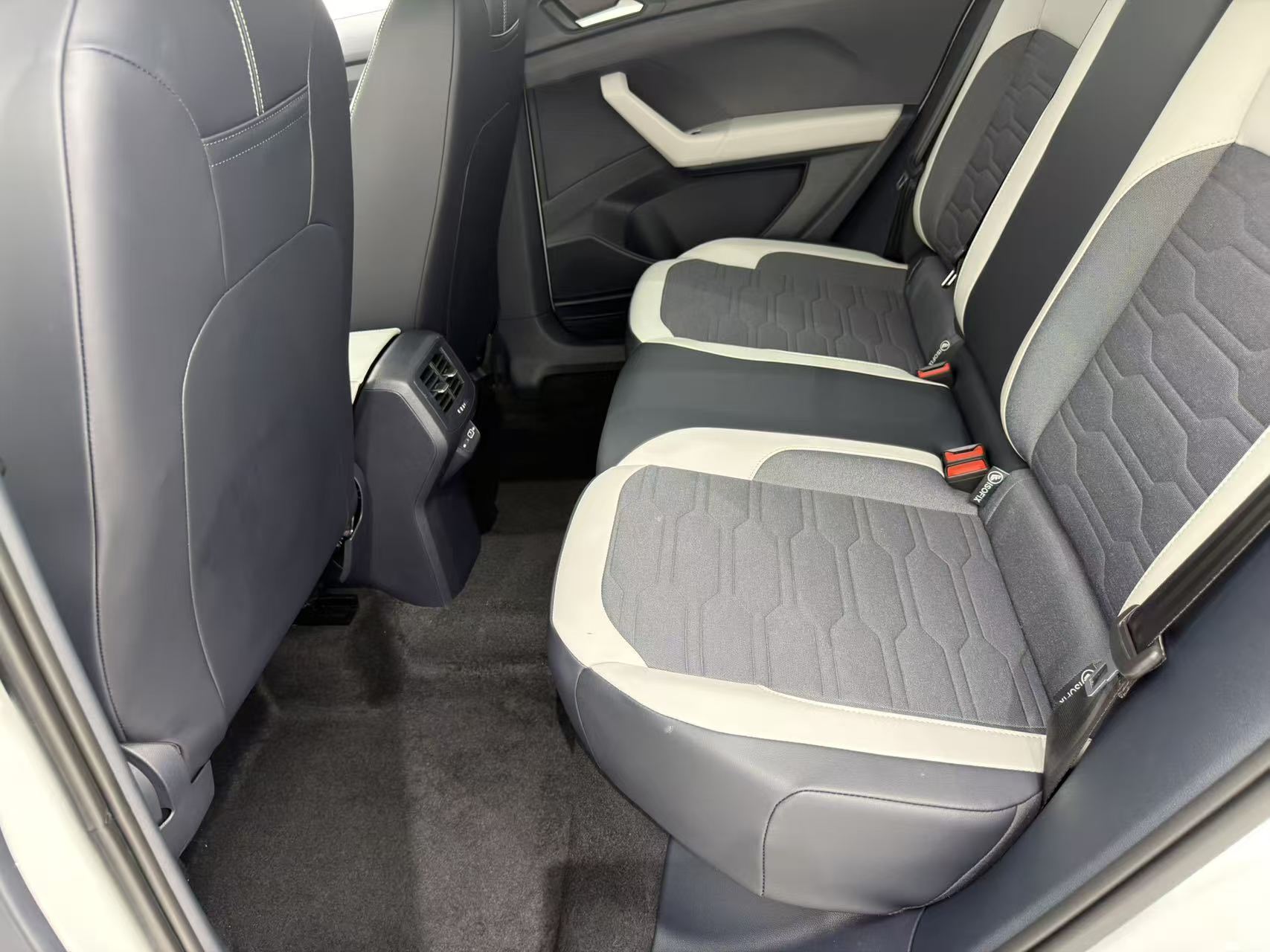 Volkswagen Tharu 2024 #15 Volkswagen Tharu 2024 immagine di auto #15