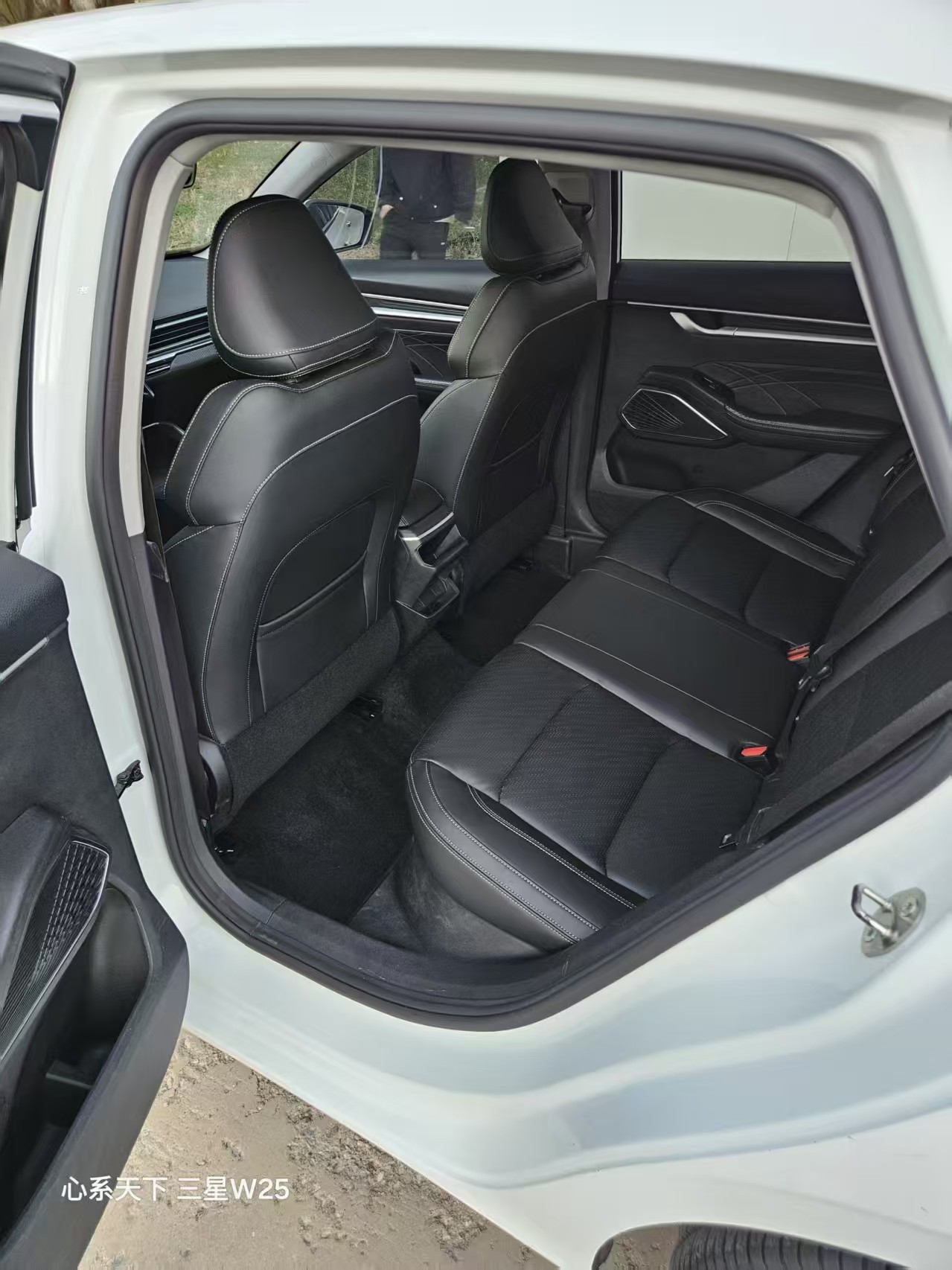GEELY Emgrand 2023 immagine di auto #7