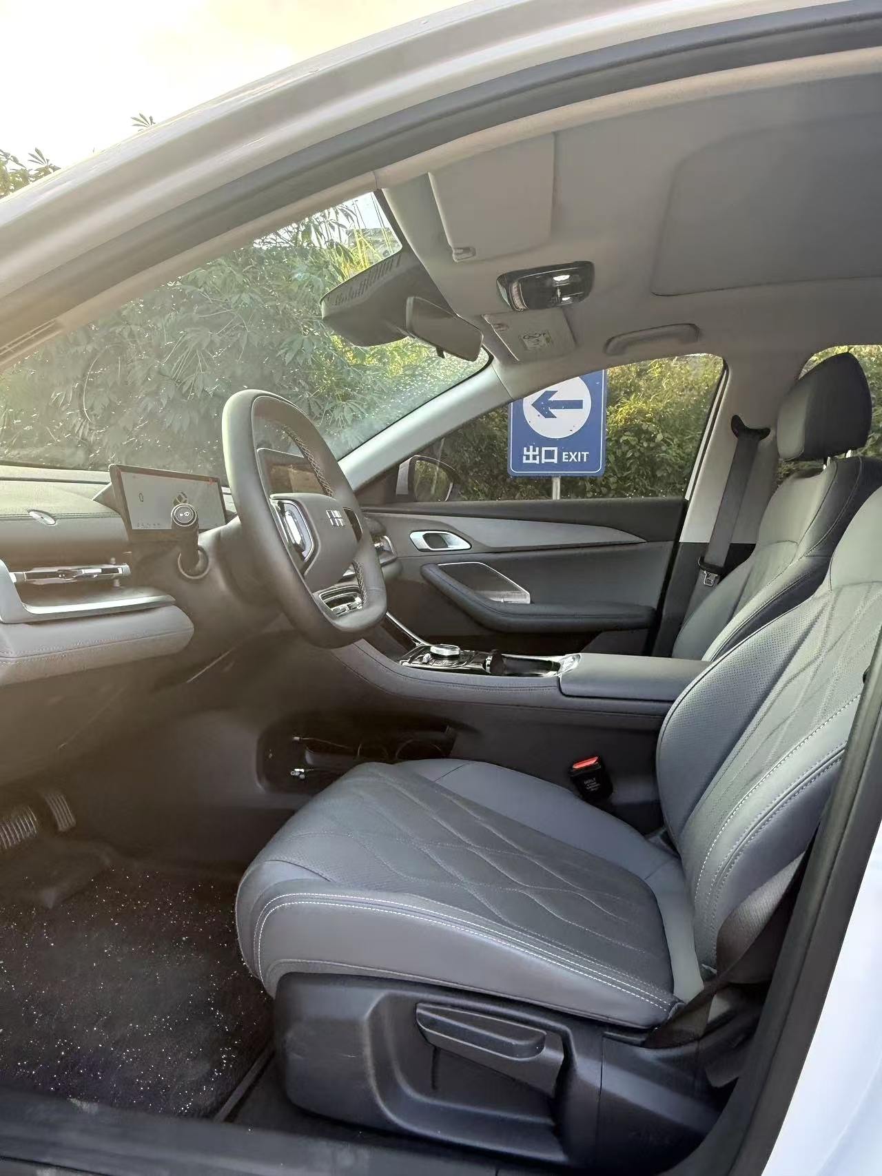 2025 car image #7