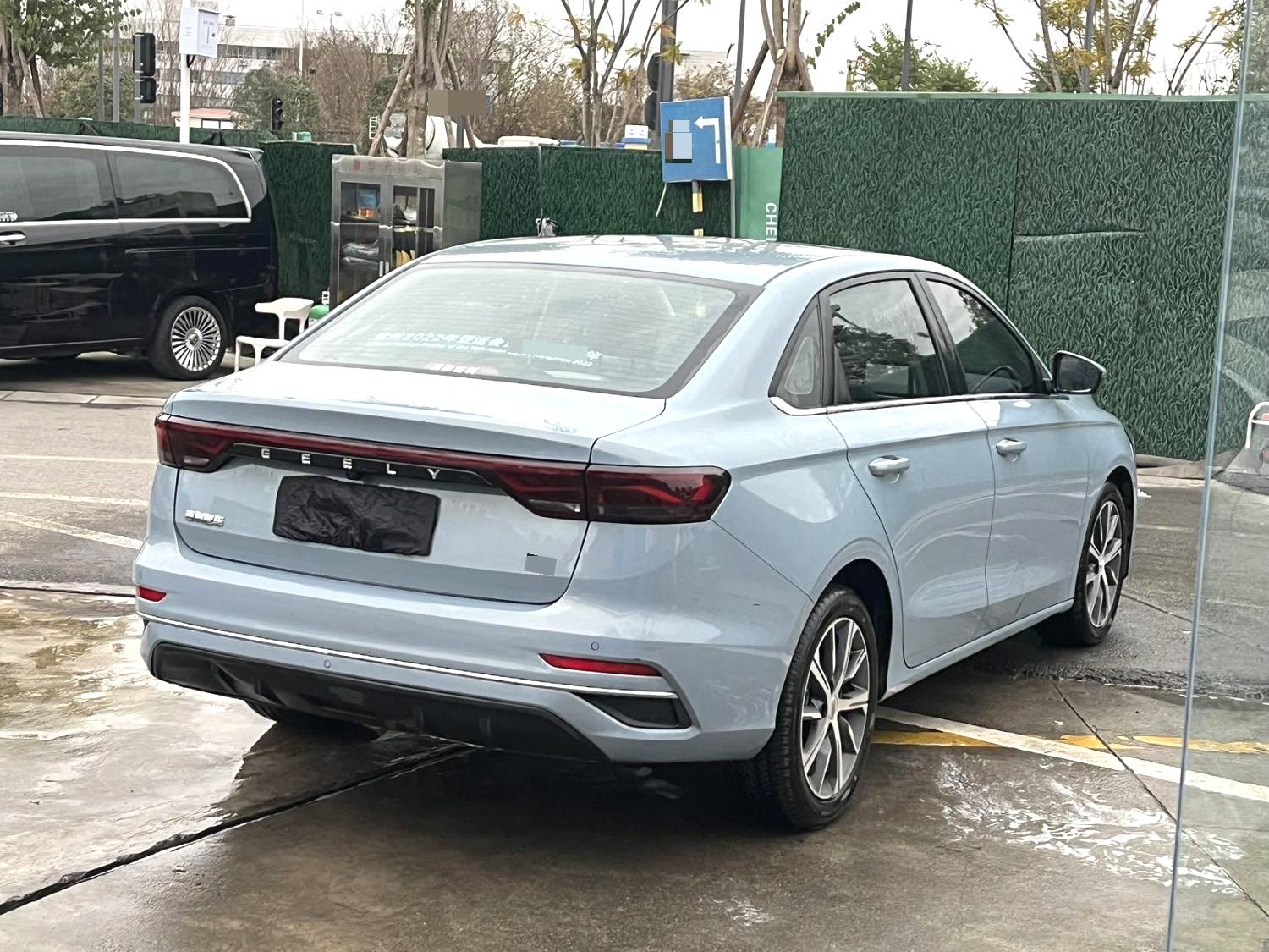 GEELY Emgrand 2023 car image #2