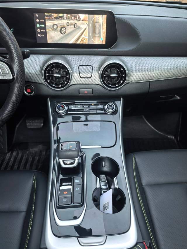 Forthing T5 EVO 2024 car image #8