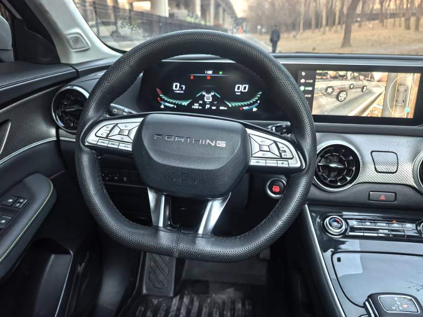 Forthing T5 EVO 2024 car image #12