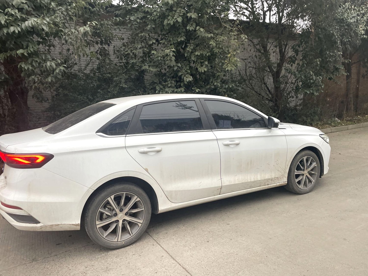 GEELY Emgrand 2024 car image #5