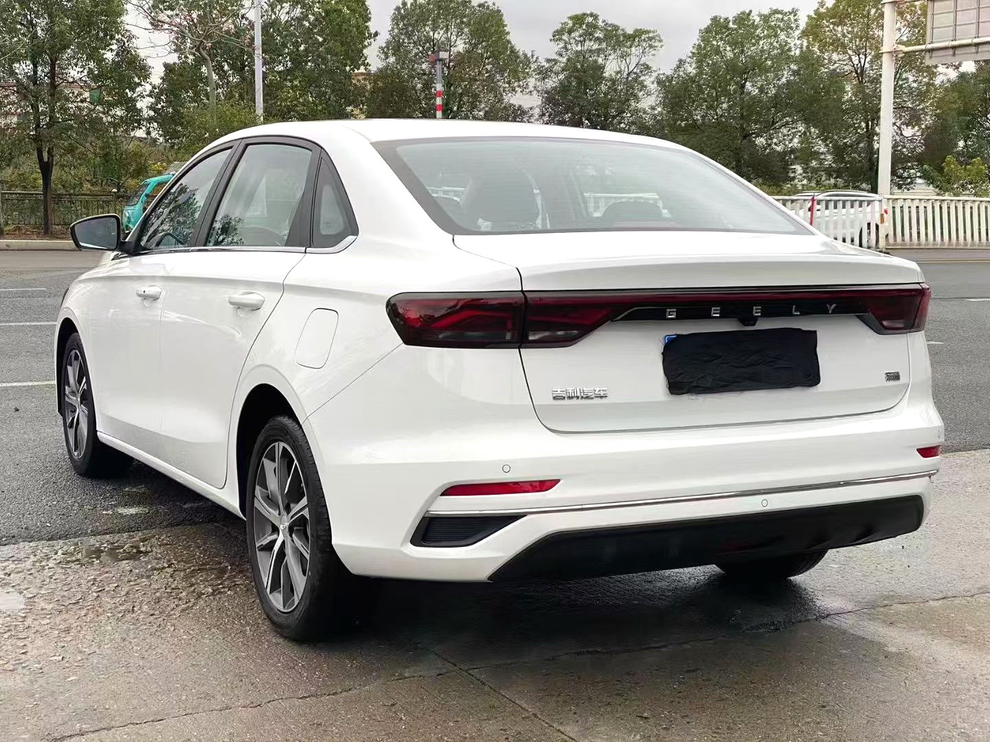 GEELY Emgrand 2023 car image #7