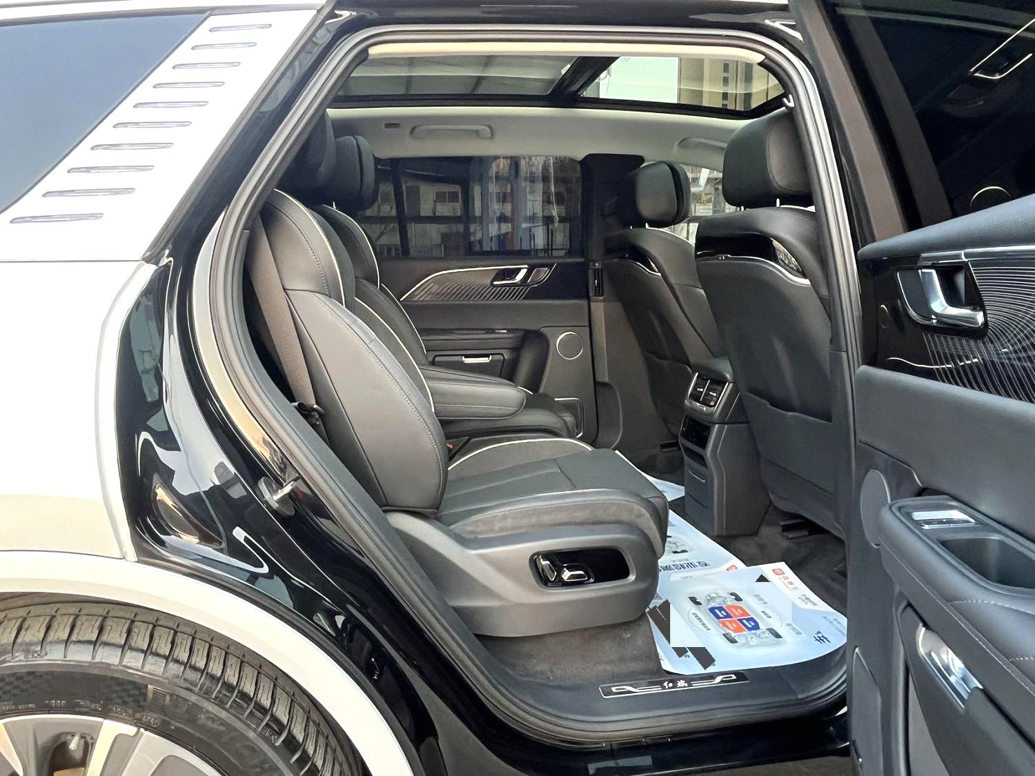 HongQi E-HS9 2023 #7 HongQi E-HS9 2023 car image #7