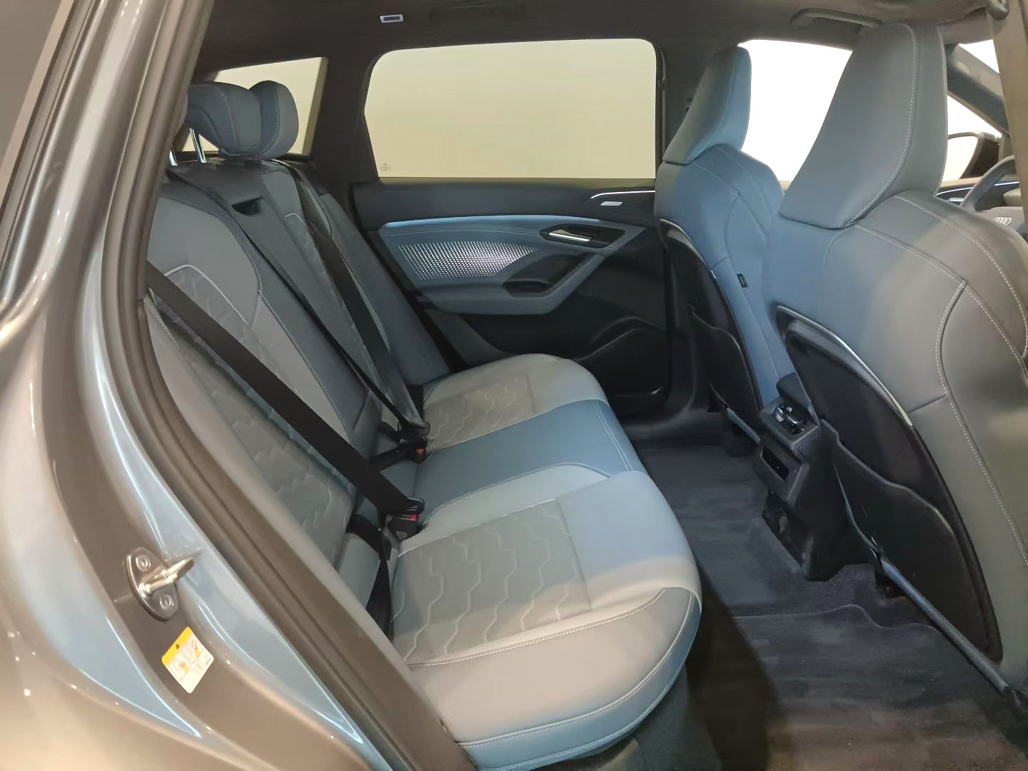 Audi Q6L Sportback e-tron 2025 car image #5