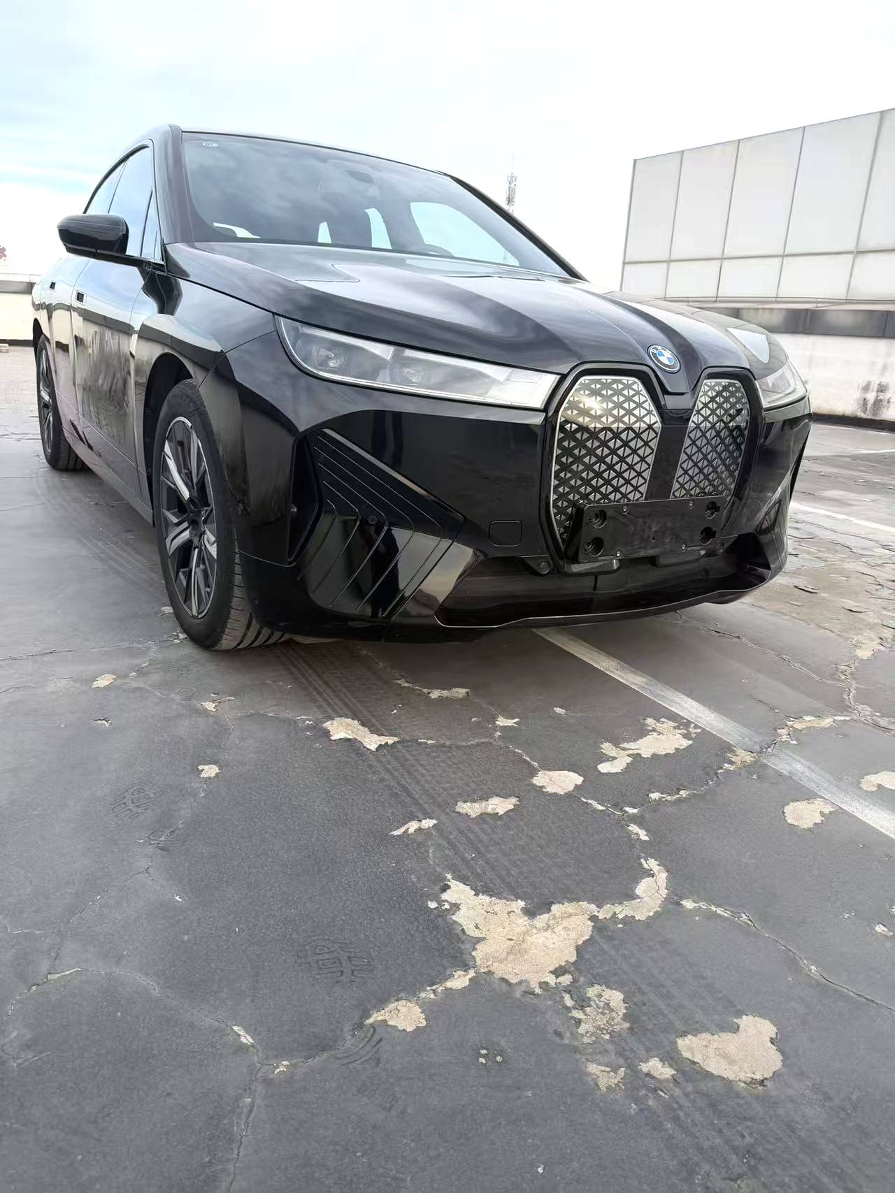 BMW iX 2024 #6 BMW iX 2024 car image #6