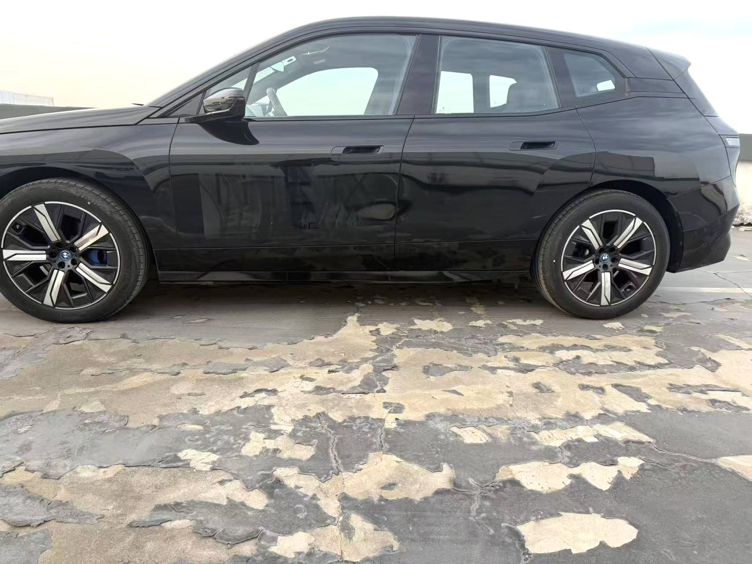 BMW iX 2024 #2 BMW iX 2024 car image #2