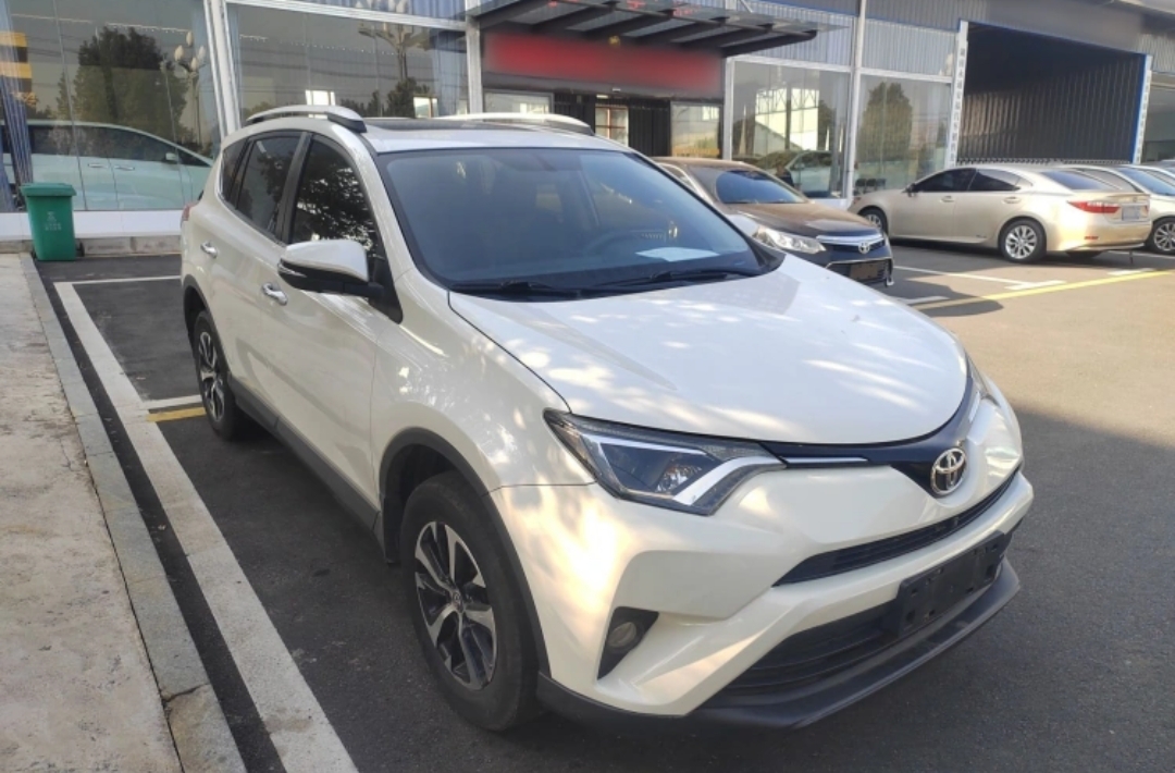 Toyota RAV4 2019 #11 Toyota RAV4 2019 car image #11