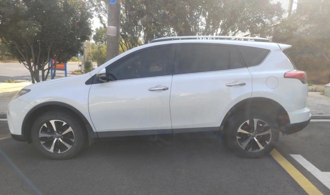 Toyota RAV4 2019 #5 Toyota RAV4 2019 car image #5