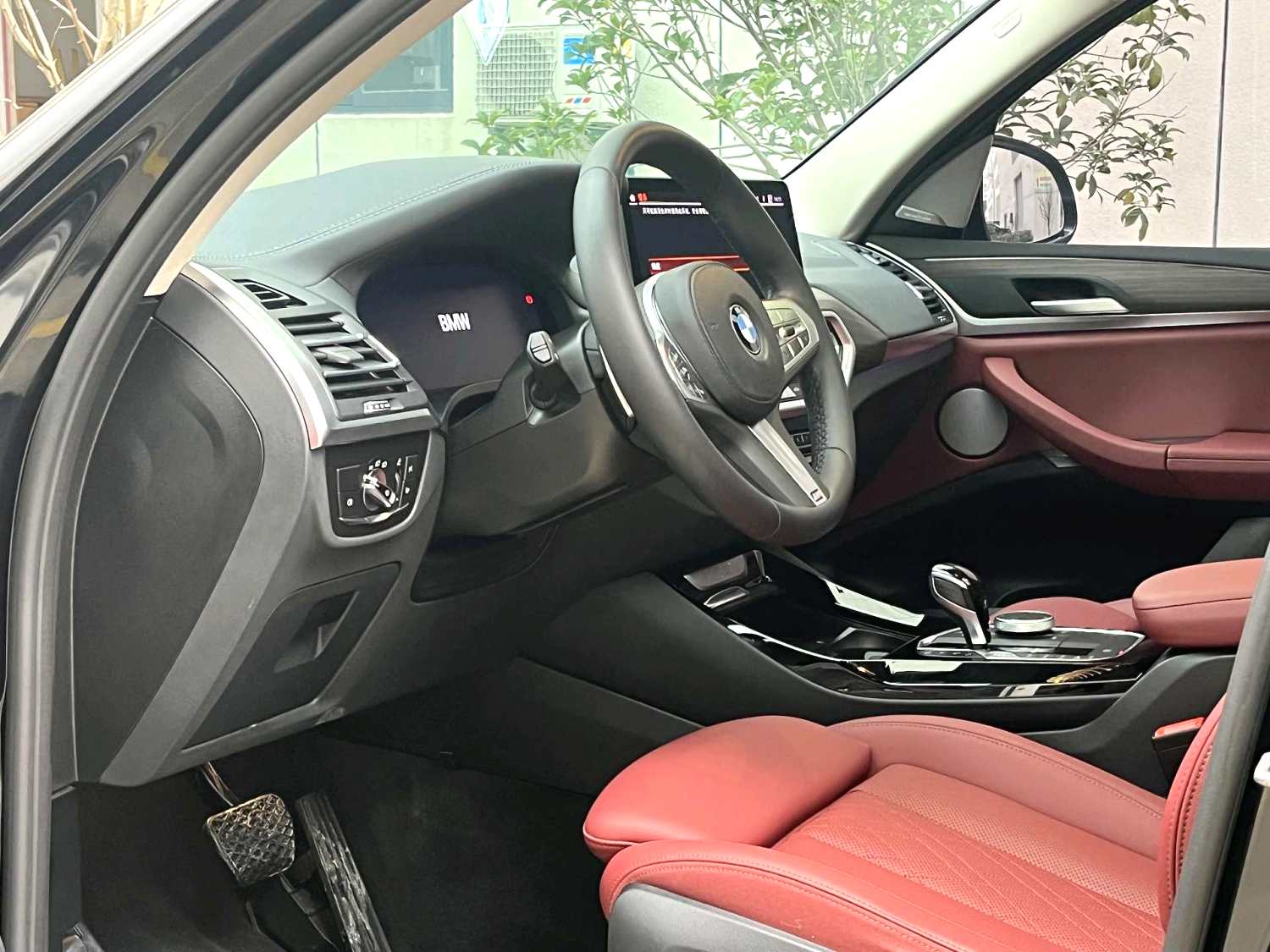 BMW X3 2024 car image #2