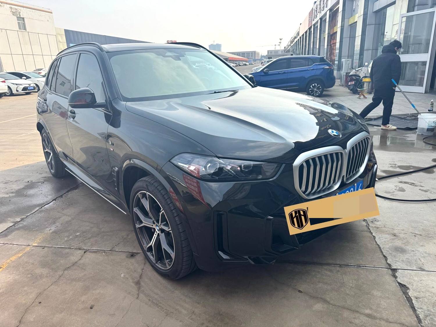 BMW X5 2024 car image #2
