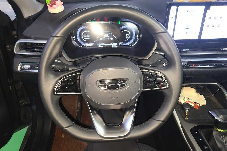 GEELY Emgrand 2023 car image #3
