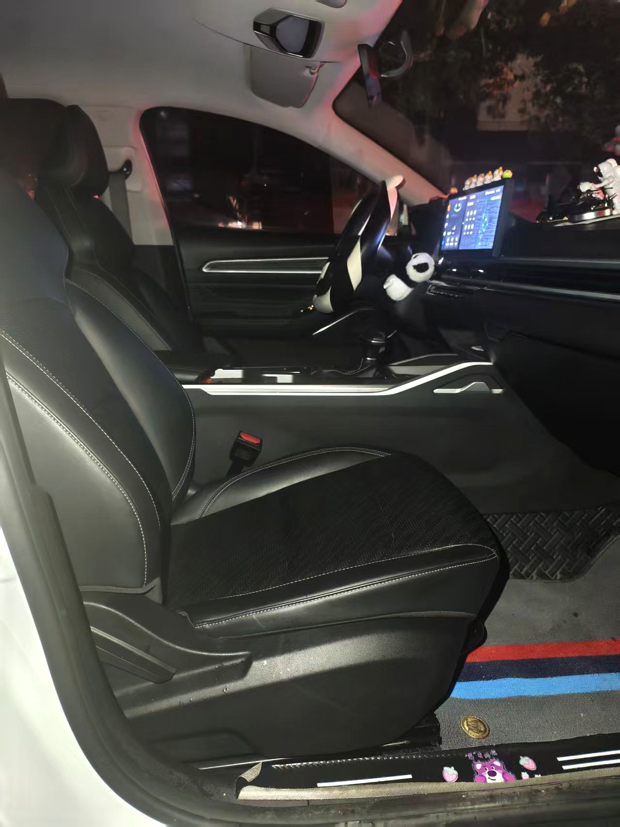 GEELY Emgrand 2023 car image #2