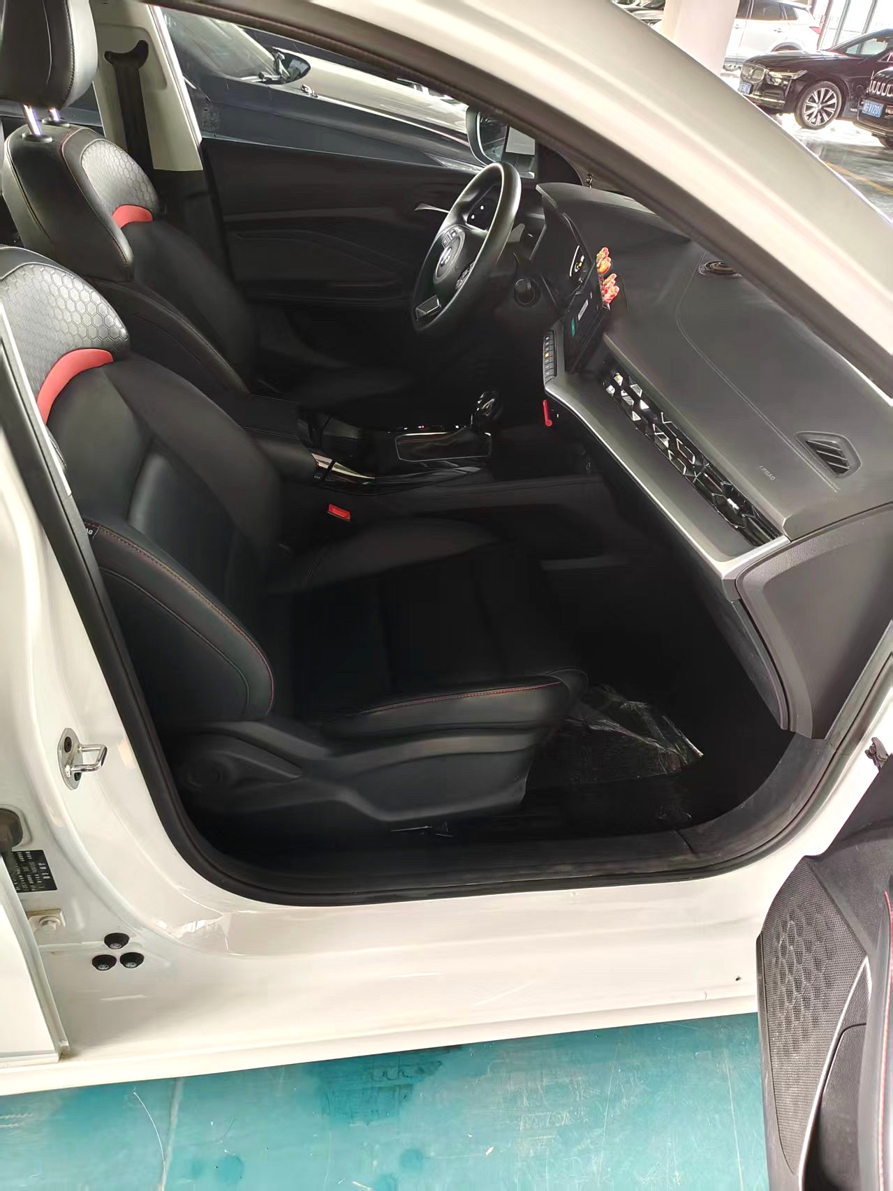 MG 5 2024 car image #9