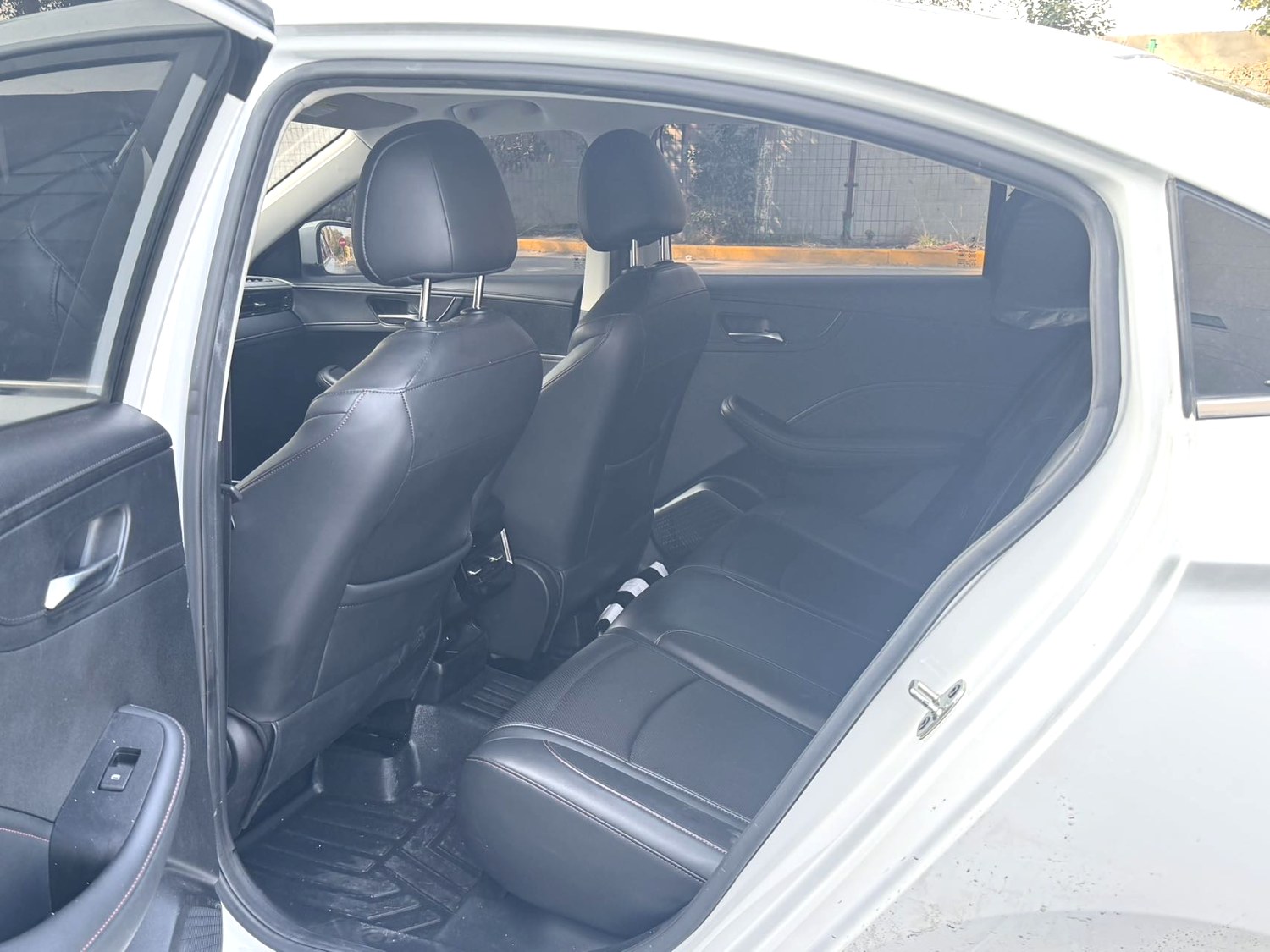 Roewe i5 2023 #4 Roewe i5 2023 car image #4