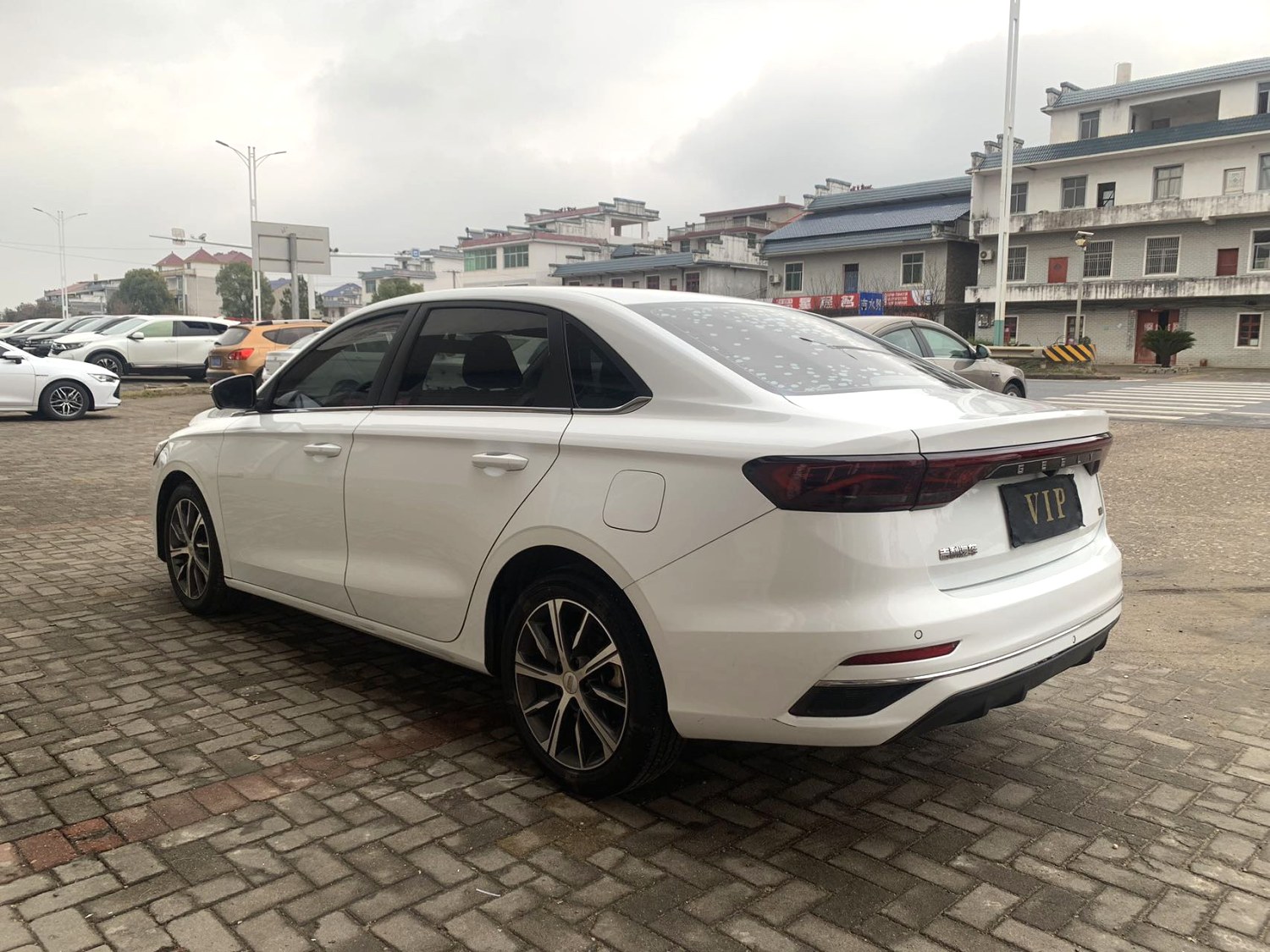 GEELY Emgrand 2023 car image #10