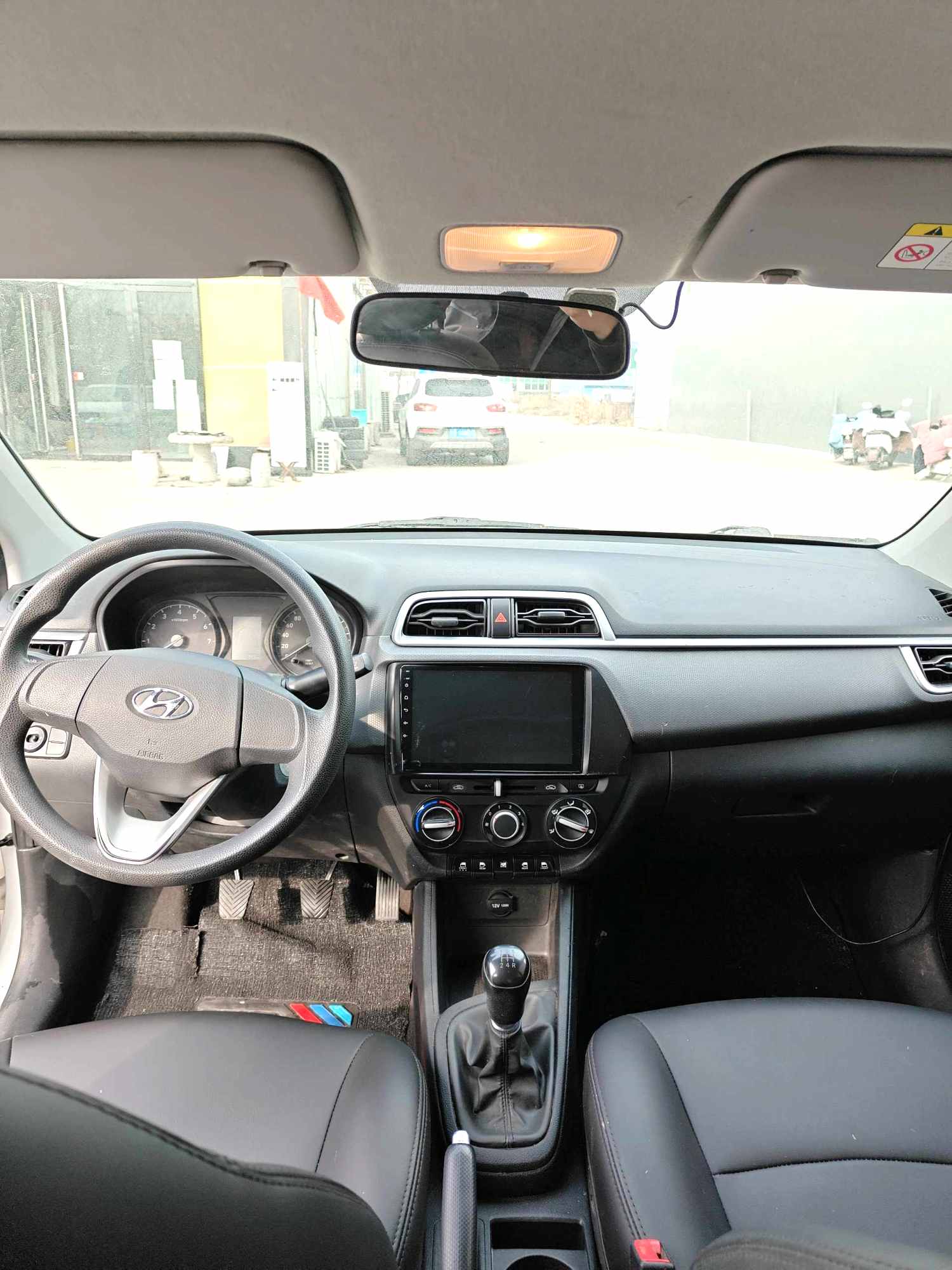 Hyundai Reina 2018 car image #4