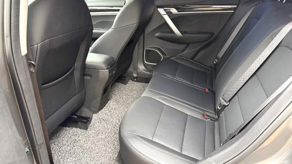 GEELY Coolray 2025 car image #2