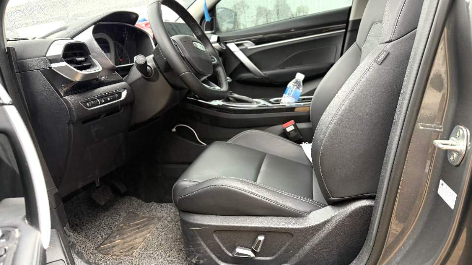 GEELY Coolray 2025 car image #3