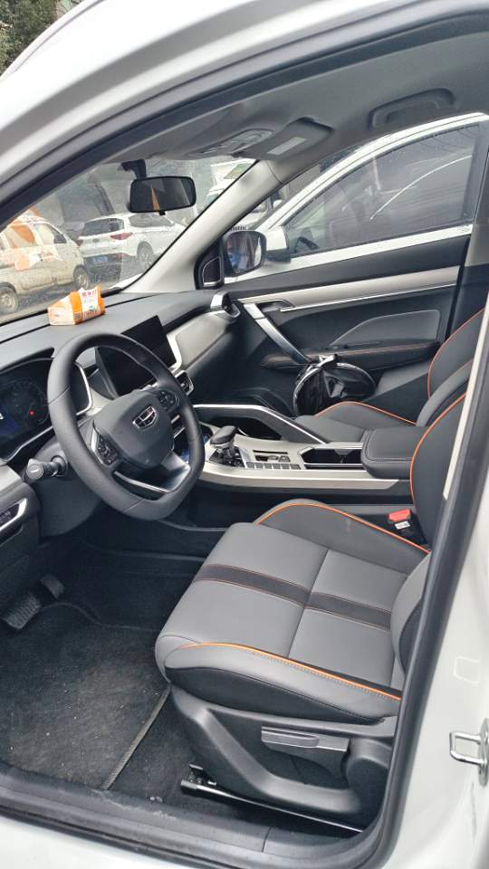 GEELY Coolray 2025 immagine di auto #5