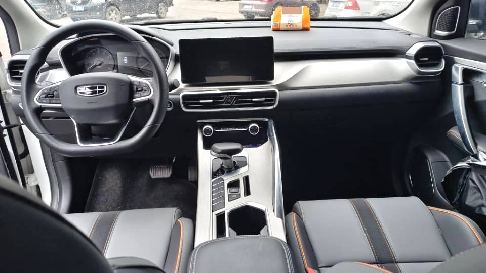 GEELY Coolray 2025 immagine di auto #4