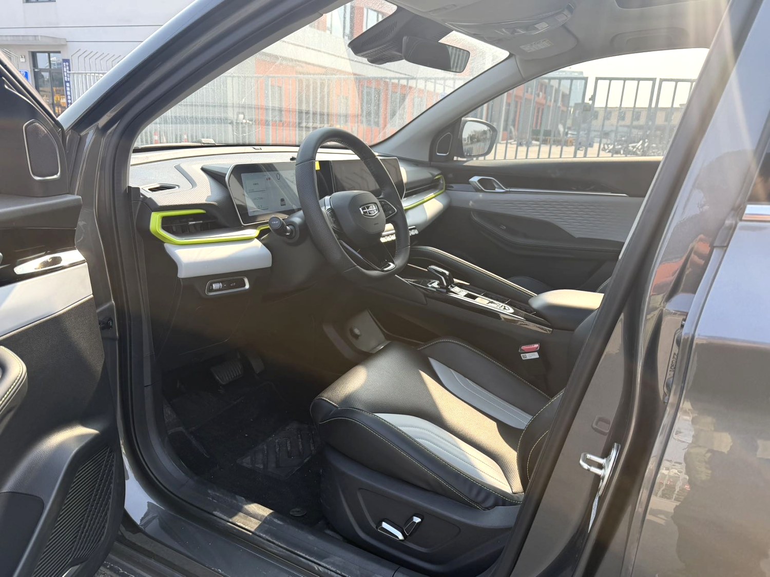 GEELY Coolray 2022 #2 GEELY Coolray 2022 car image #2