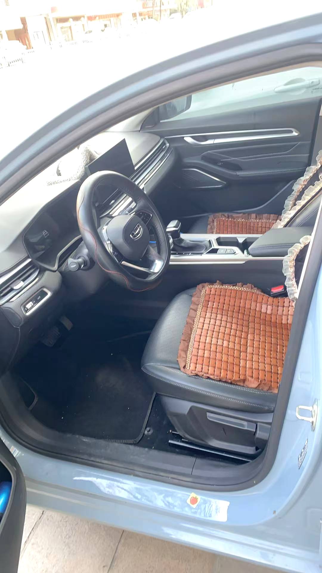 GEELY Emgrand 2023 car image #2