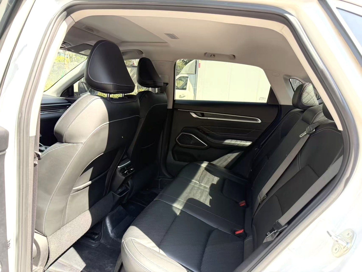 GEELY Emgrand 2023 #2 GEELY Emgrand 2023 car image #2