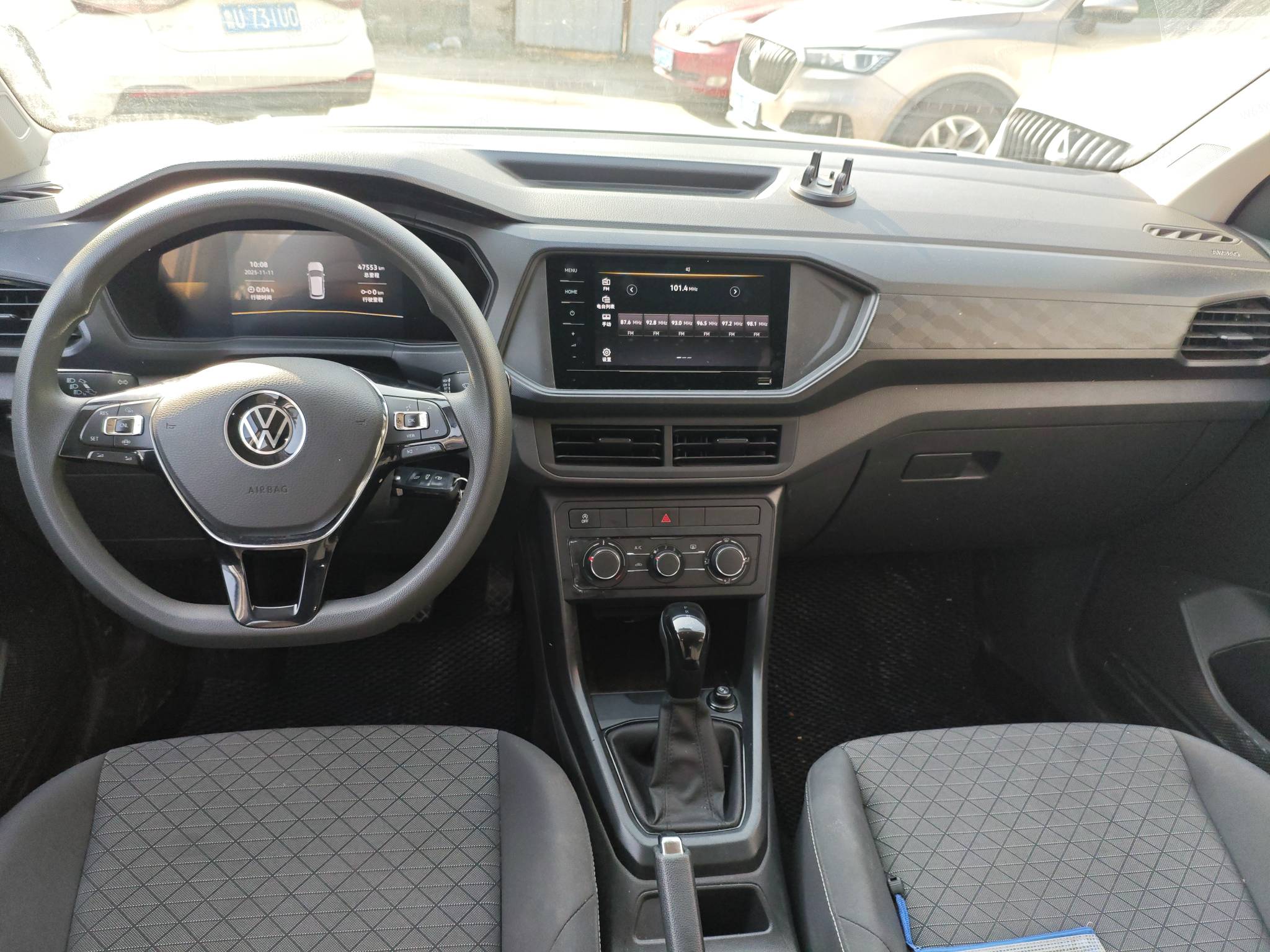Volkswagen T-Cross 2023 #5 Volkswagen T-Cross 2023 car image #5