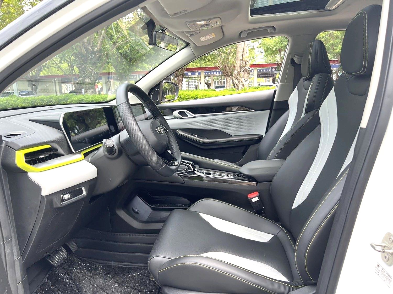 GEELY Coolray 2022 car image #4
