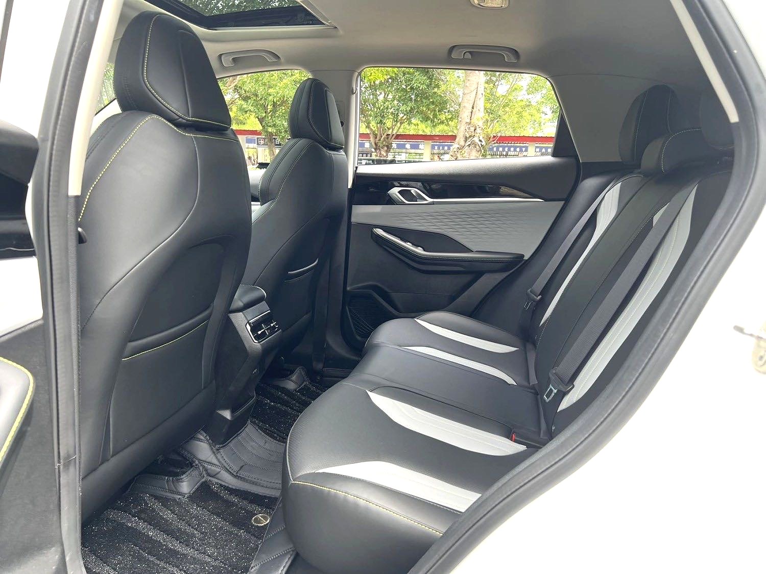 GEELY Coolray 2022 car image #2