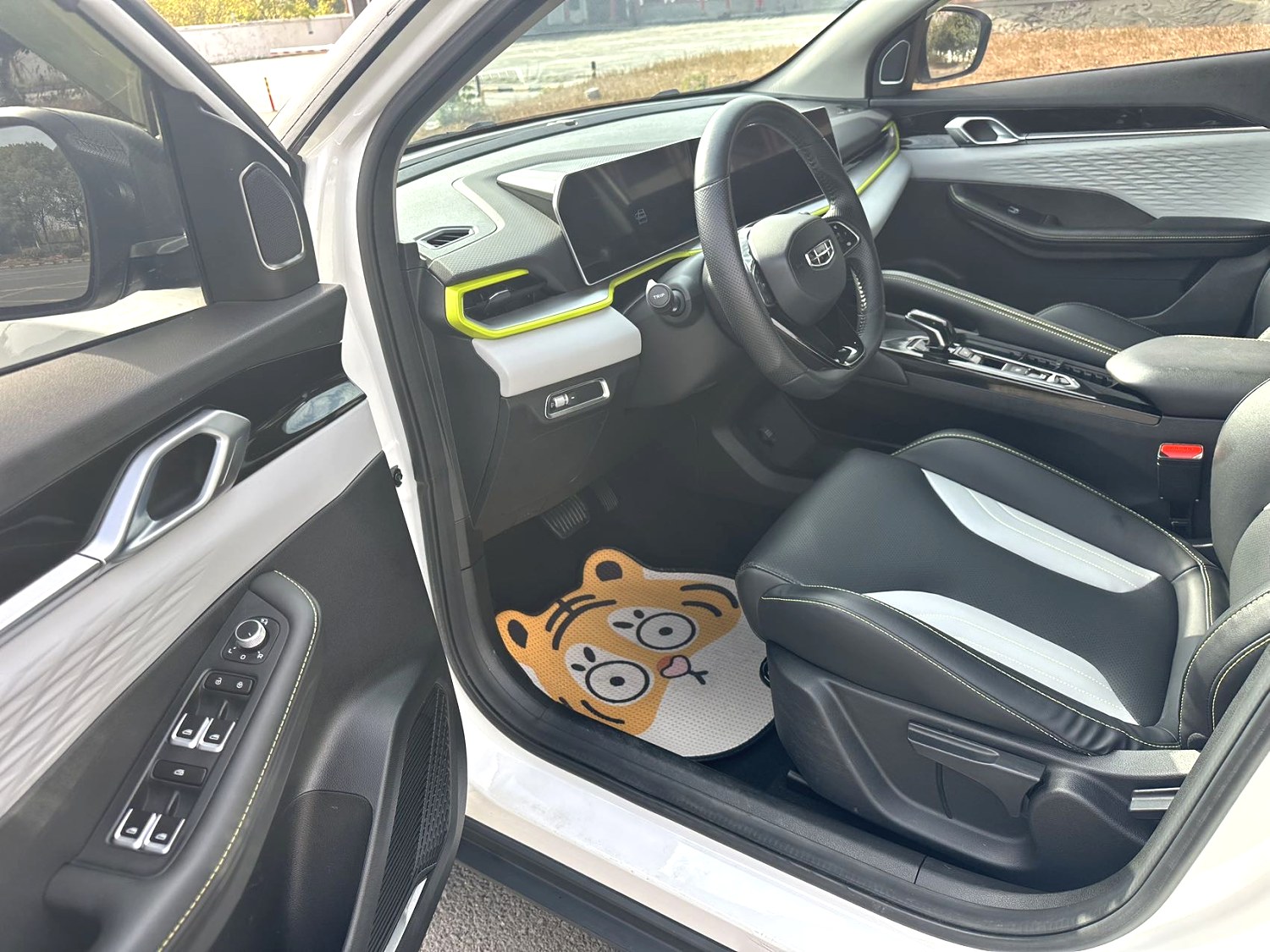 GEELY Coolray 2023 #6 GEELY Coolray 2023 car image #6