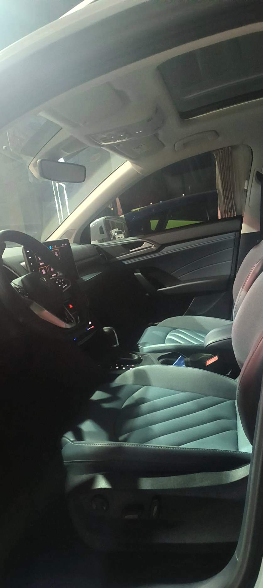 Volkswagen Tharu 2023 immagine di auto #8