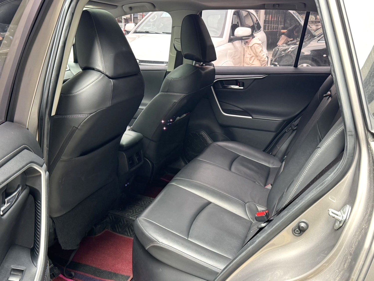 Toyota RAV4 2021 car image #9
