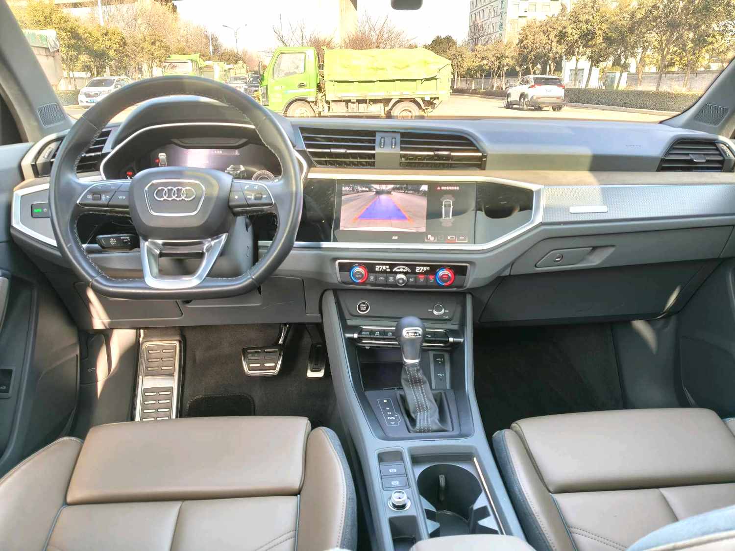 Audi Q3 2024 car image #3
