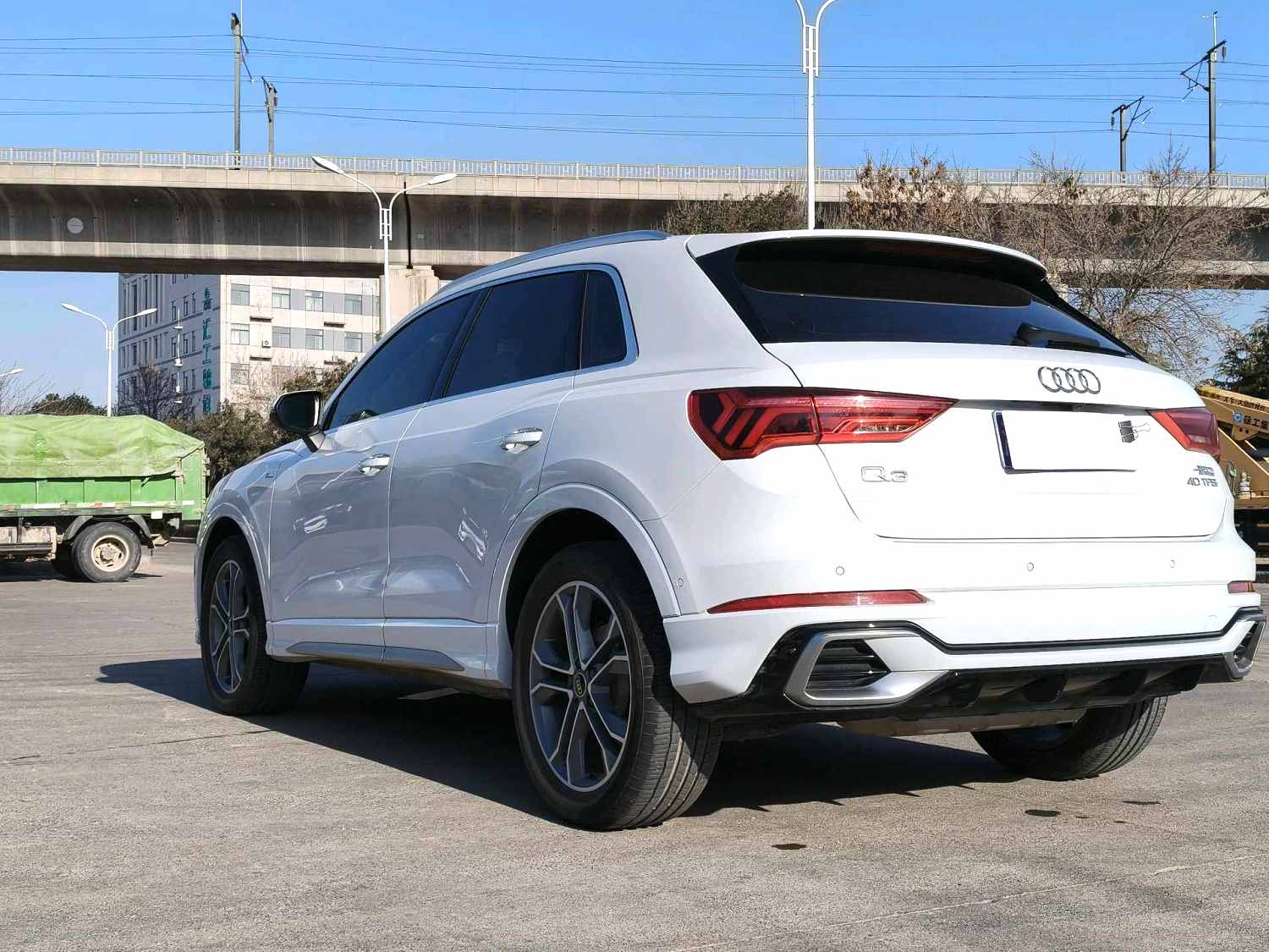 Audi Q3 2024 car image #5