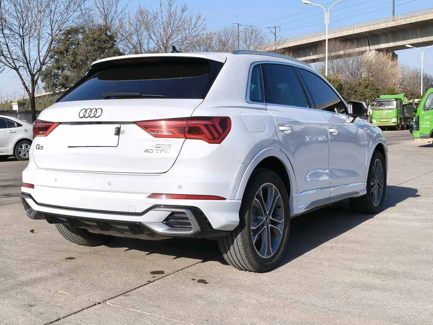 Audi Q3 2024 car image #7