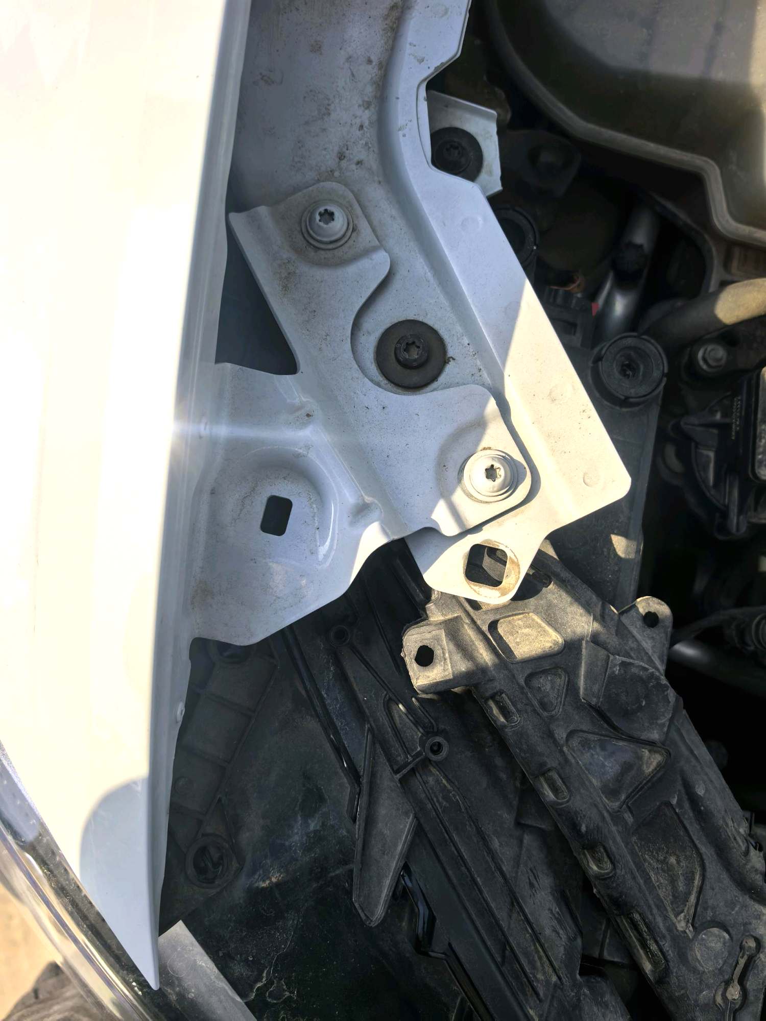 Audi Q3 2023 car image #3