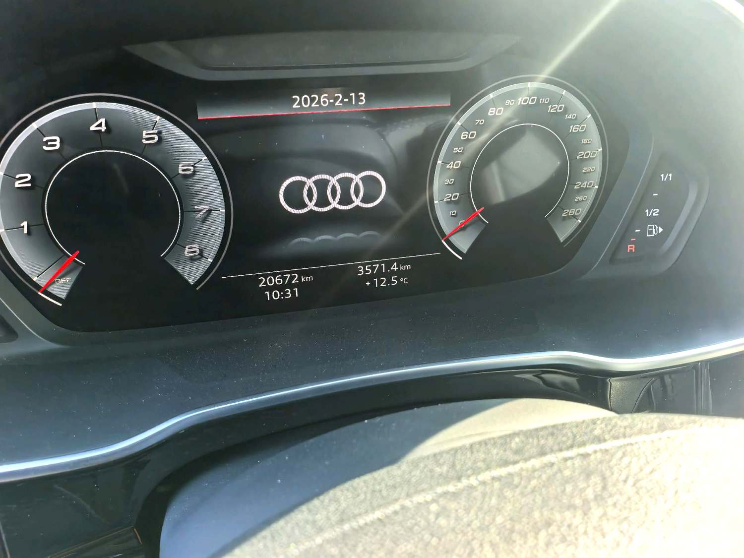 Audi Q3 2023 car image #4