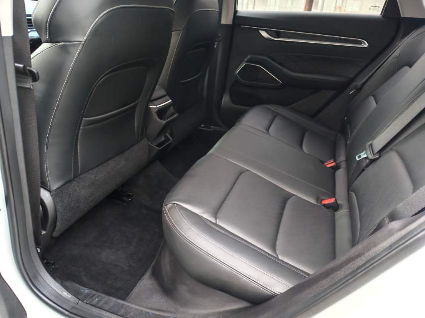 GEELY Emgrand 2023 car image #2