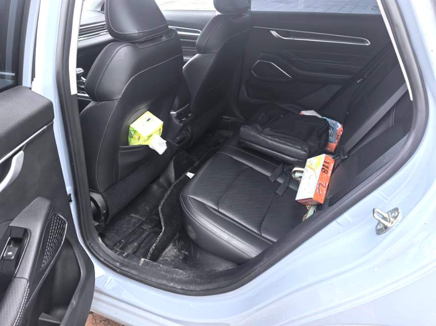 GEELY Emgrand 2023 car image #4