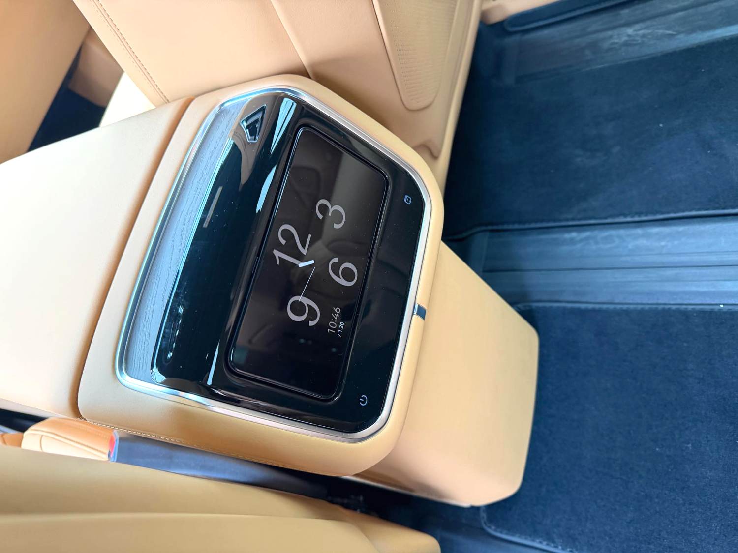 Zeekr 9X 2025 car image #2