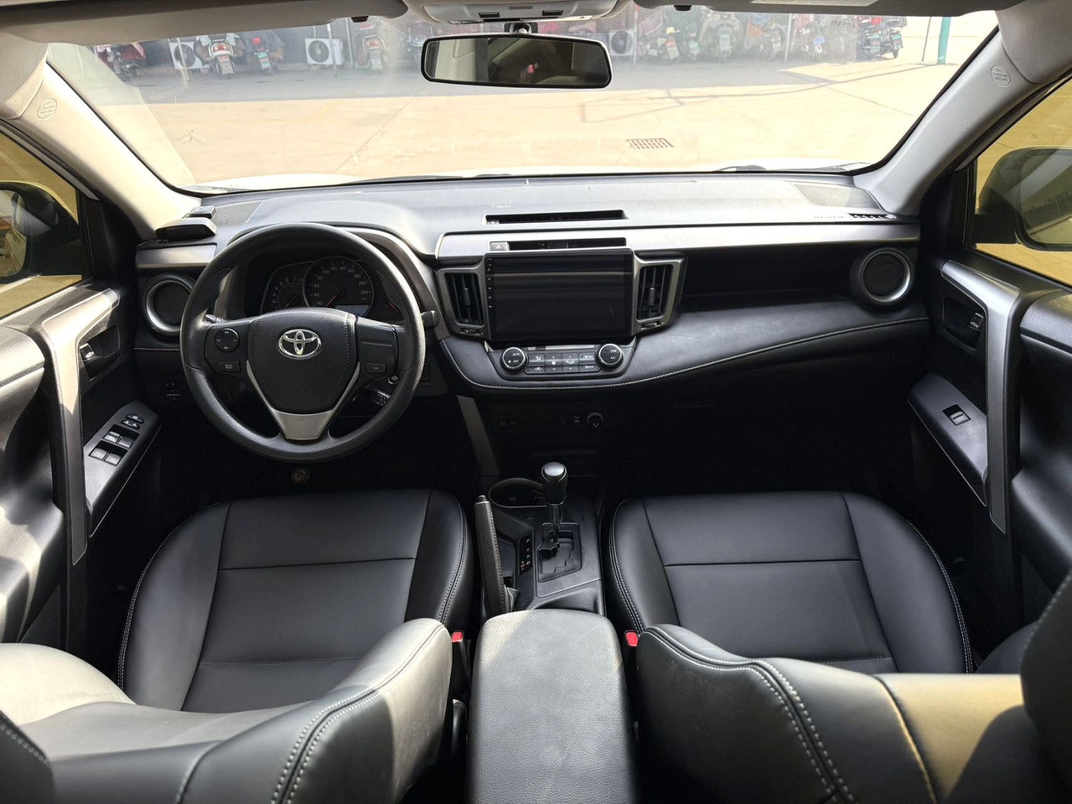 Toyota RAV4 2019 imagen de coche #2