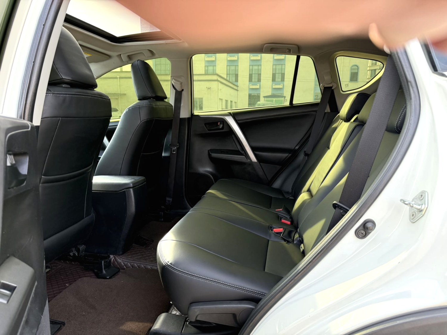 Toyota RAV4 2019 imagen de coche #4